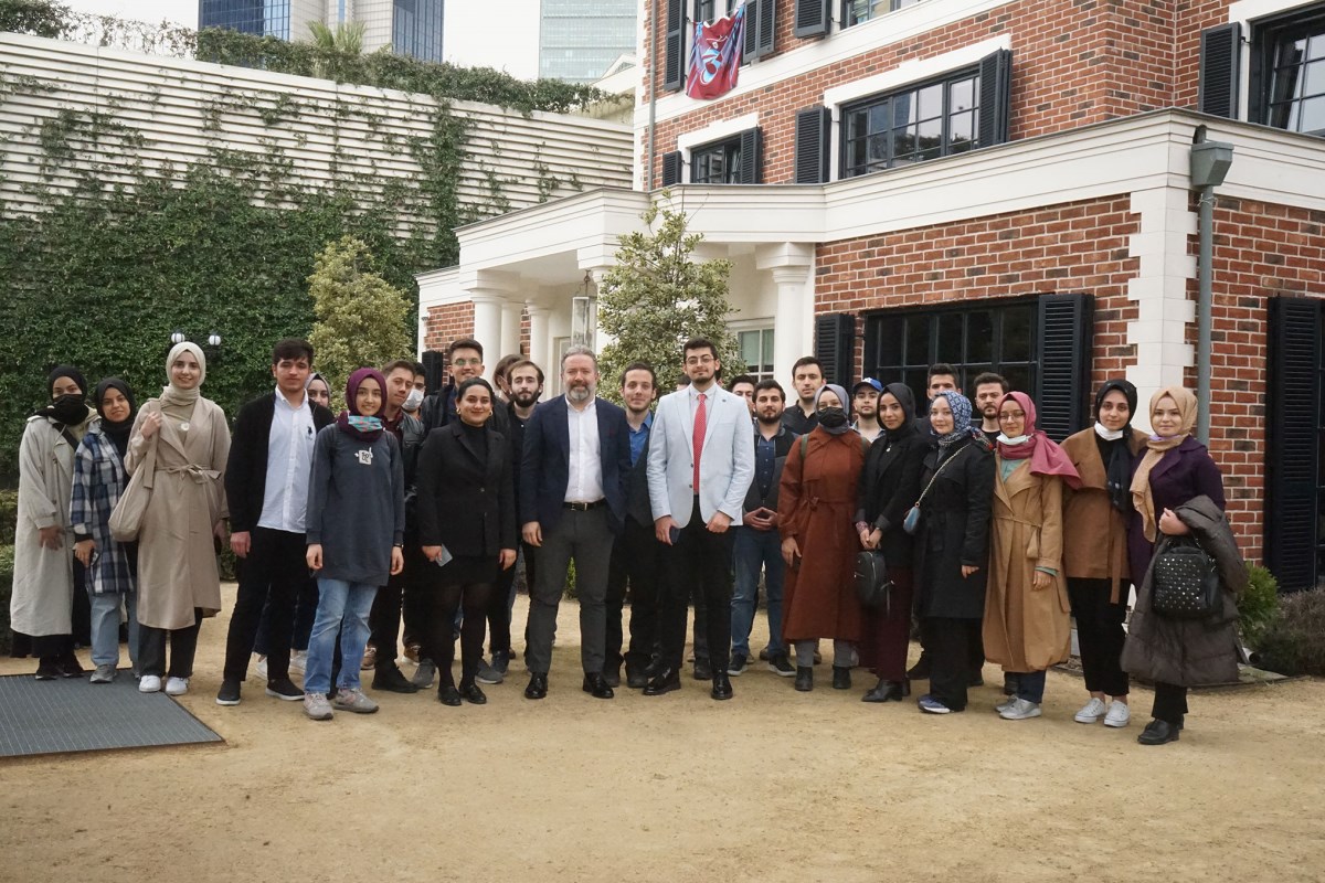 İstanbul Üniversitesi İdeal Hukuk Kulübü ofisimizi ziyaret etti.